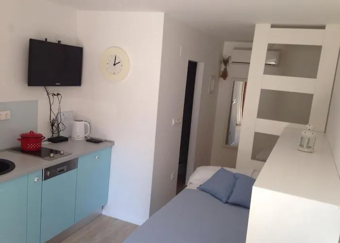 Mit Terrasse By Interhome Appartement Štikovica